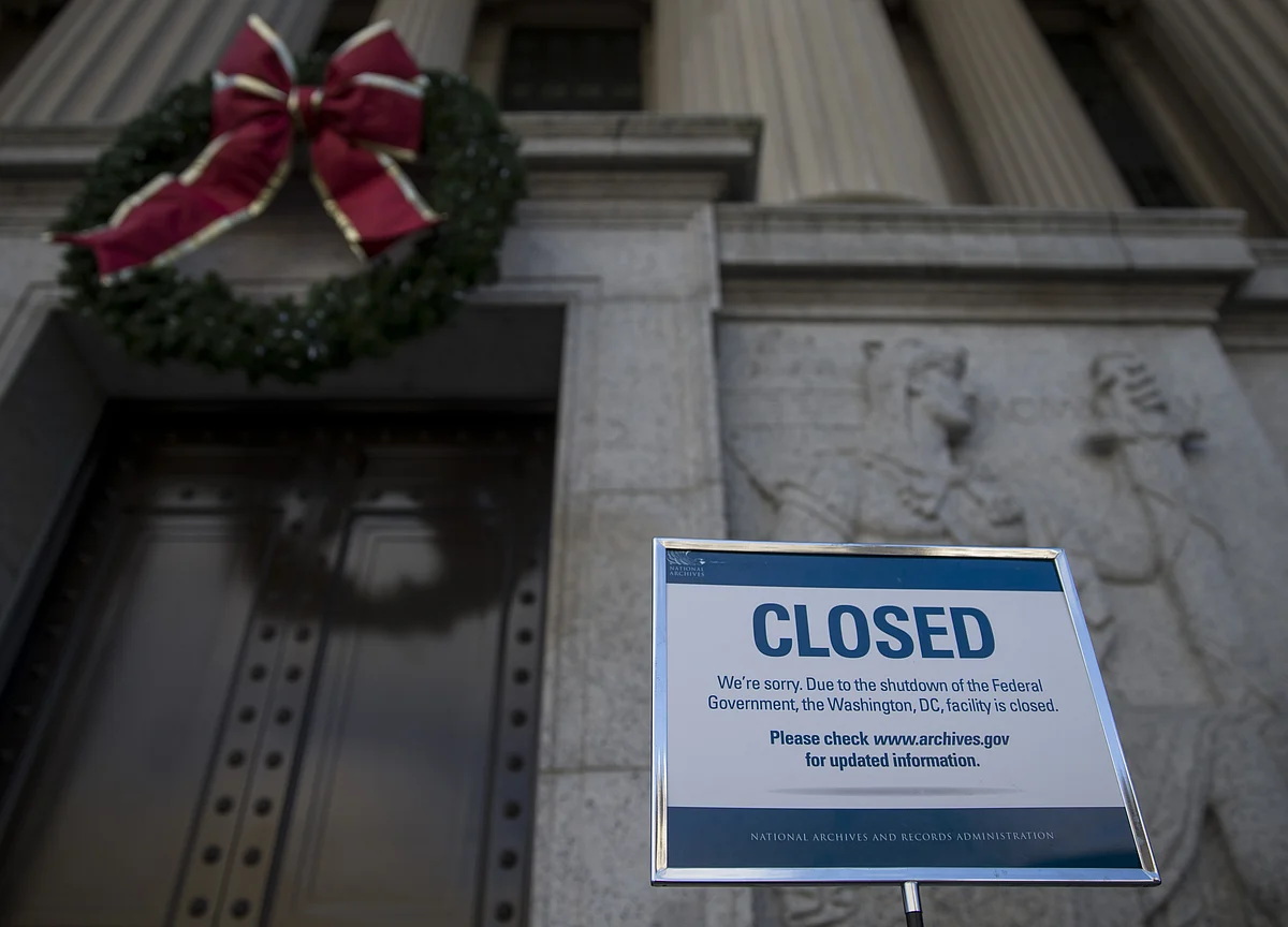 A Top House Democrat Offers a Path to a Deal Ending Shutdown Fight