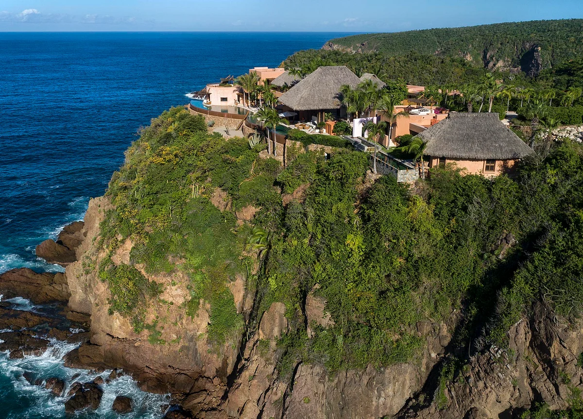 A $13 Million Cliffside Mega-Mansion Is On The Market In ...