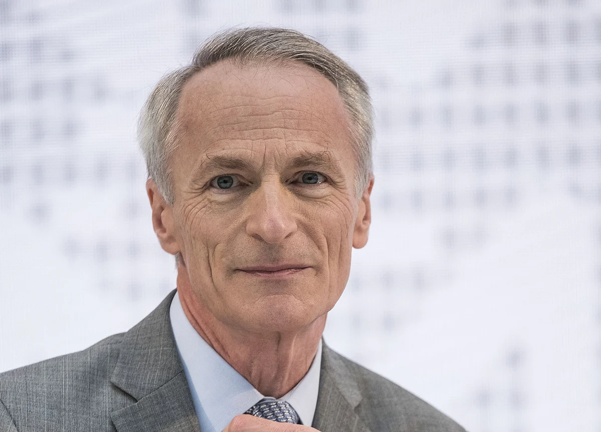 Renault Said to Ask Senard to Mend Nissan Alliance as Chair