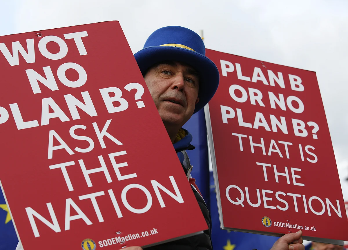 Postponing Brexit Is Worse for U.K. Economy Than May’s Deal