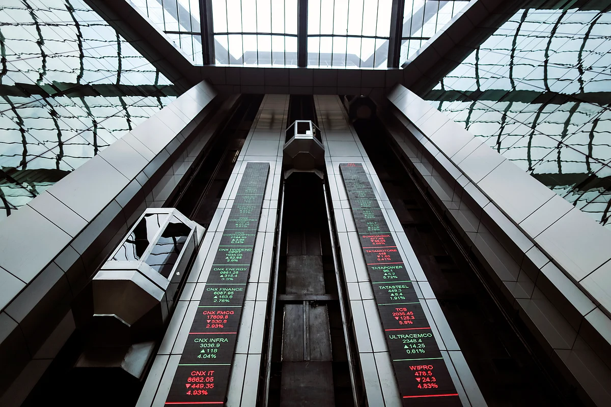 <div class="paragraphs"><p>Electronic ticker boards indicate the latest stock figures inside the atrium at the National Stock Exchange (NSE) in Mumbai, India. (Photographer: Dhiraj Singh/Bloomberg)</p></div>