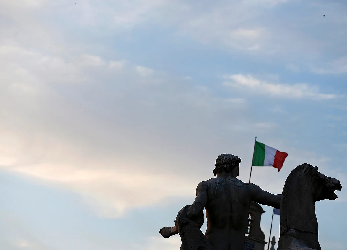 Italy Cuts 2019 Deficit Goal to 2% in Bid to Avoid EU Censure
