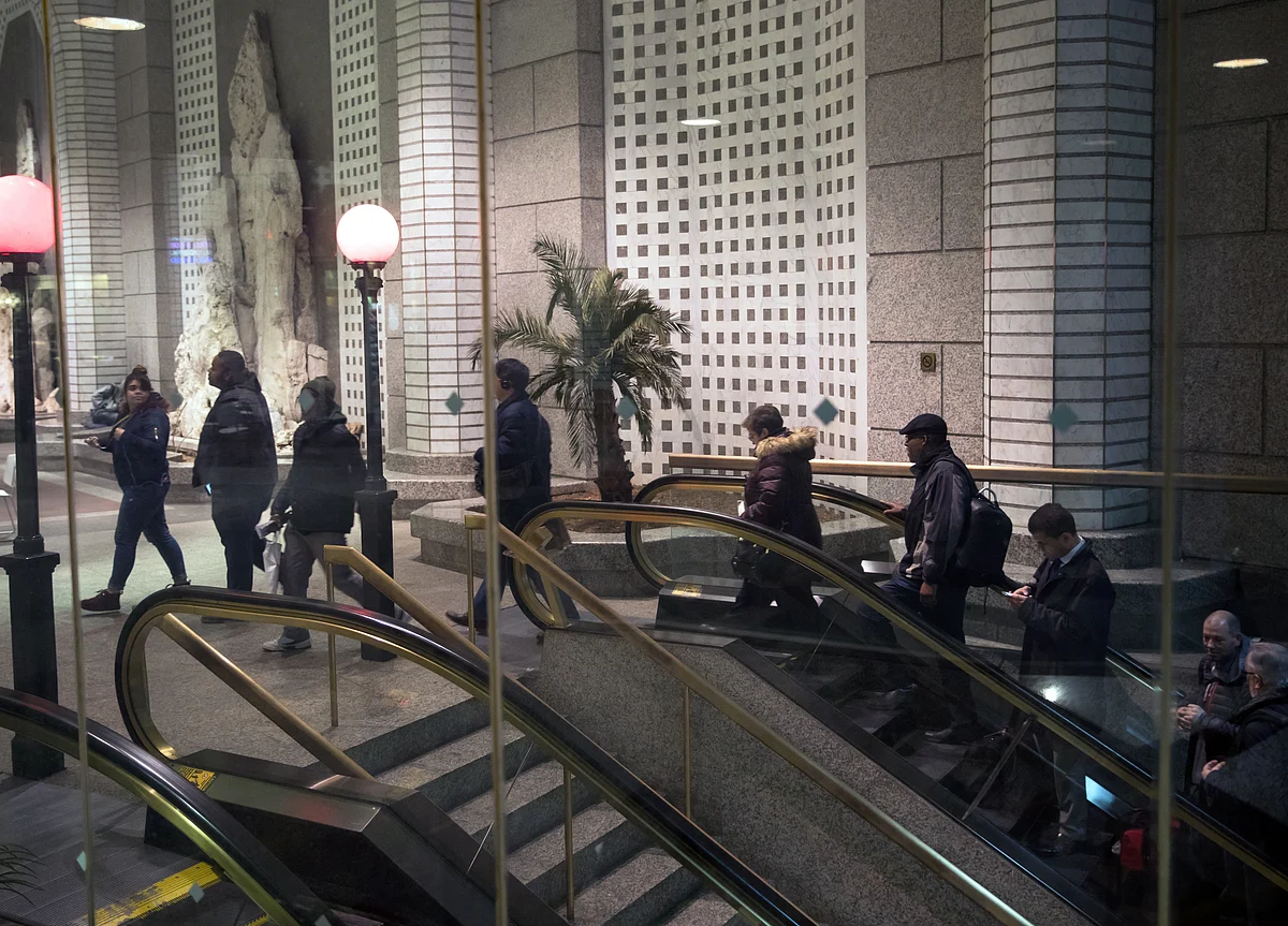 Goldman Says Rich People Will Drag Down the U.S. Economy by Spending Less