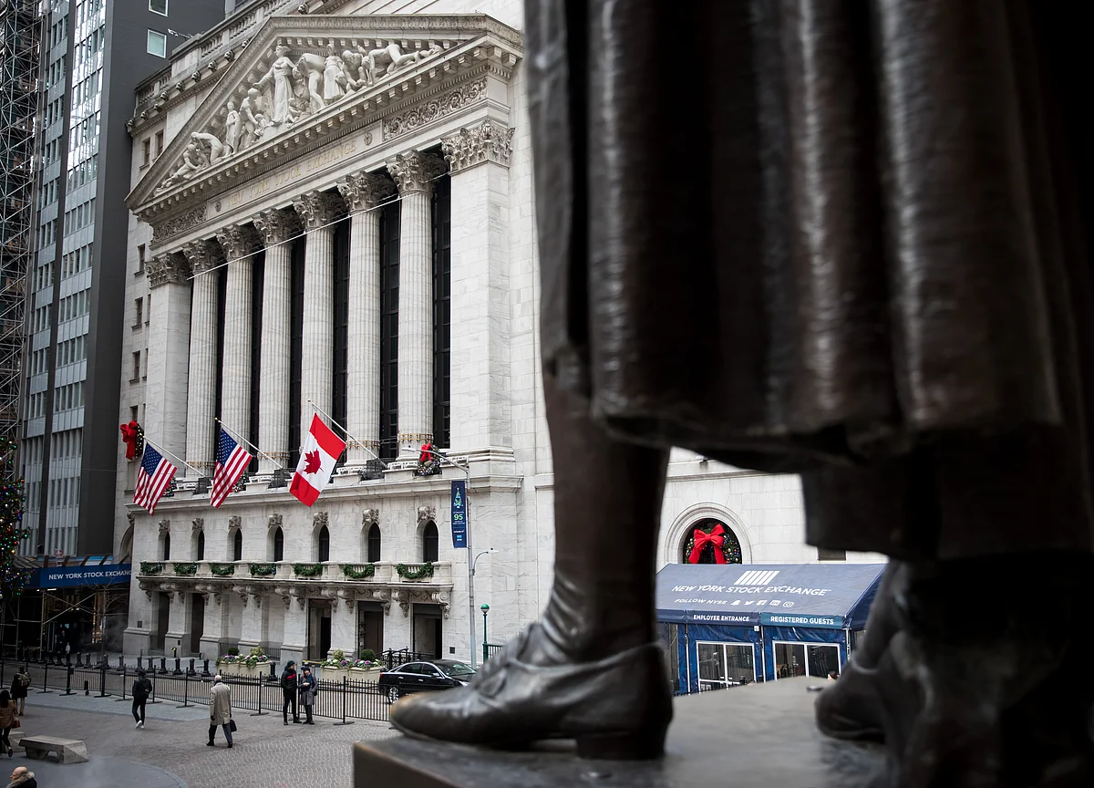 Stocks End Barely Lower With Late Session Rally: Markets Wrap