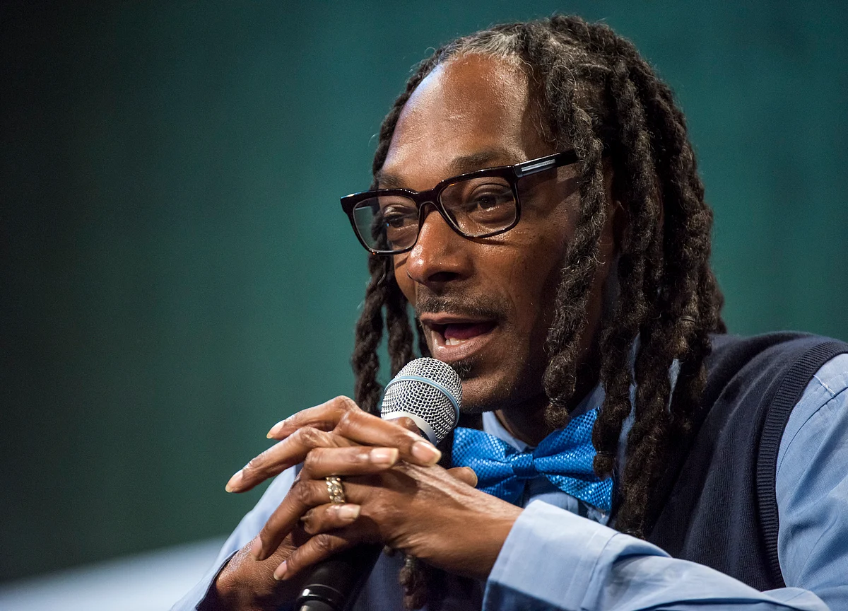 Rapper Snoop Dogg Backs Swedish Online Payments Company