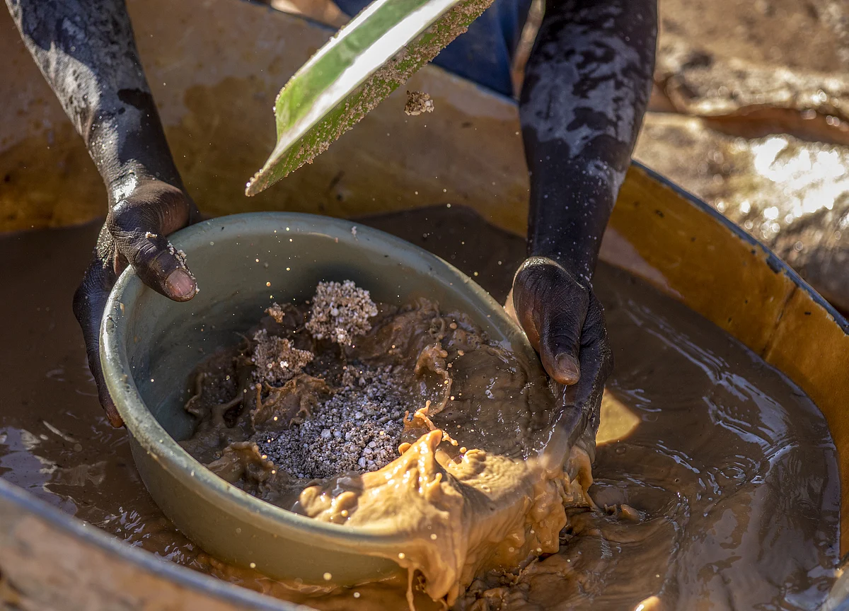 There’s a Golden Shelter From Recession Risks With These Miners