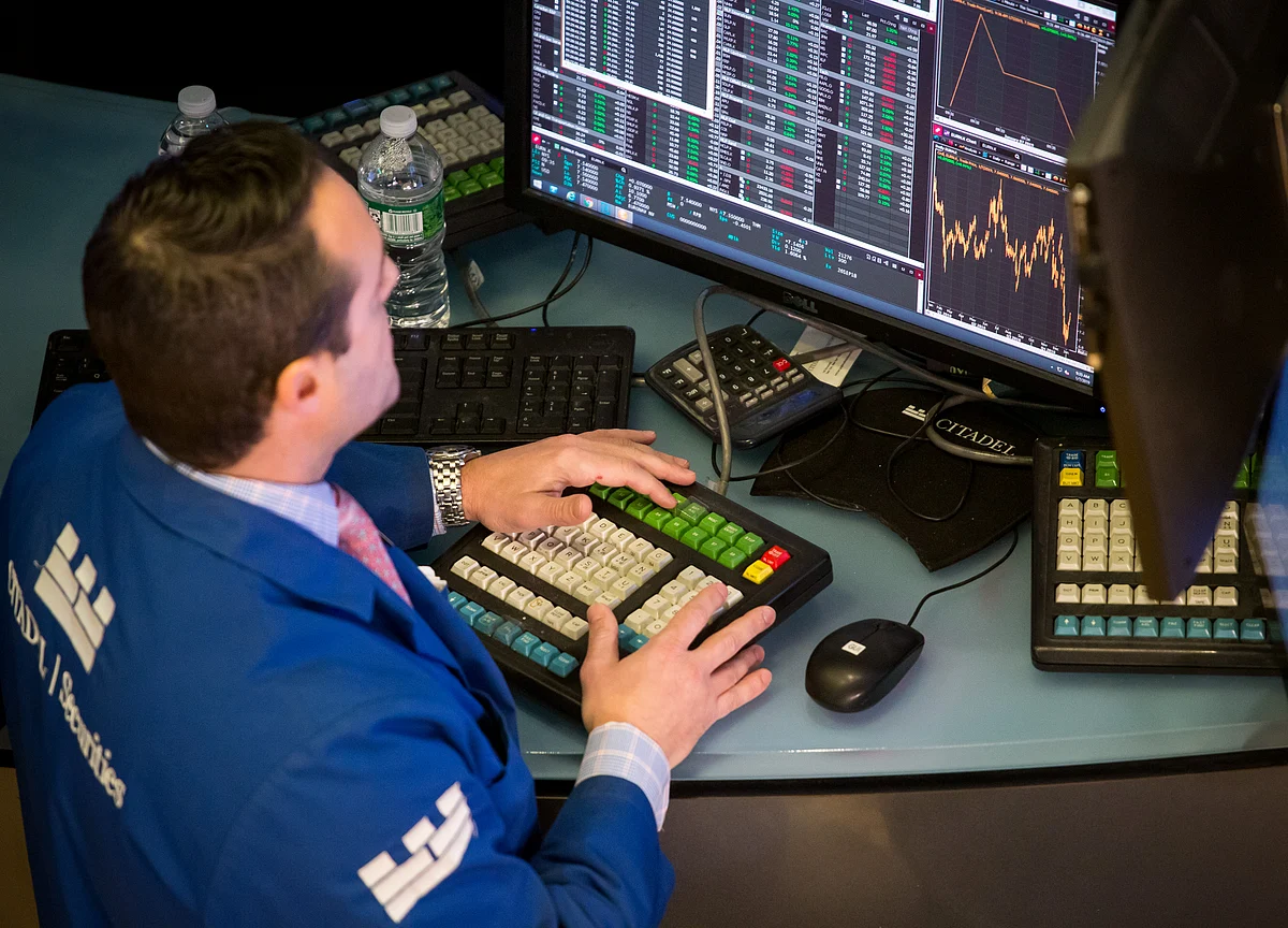 Fed Doves Add Fuel to a Historic 10-Day Stock Run