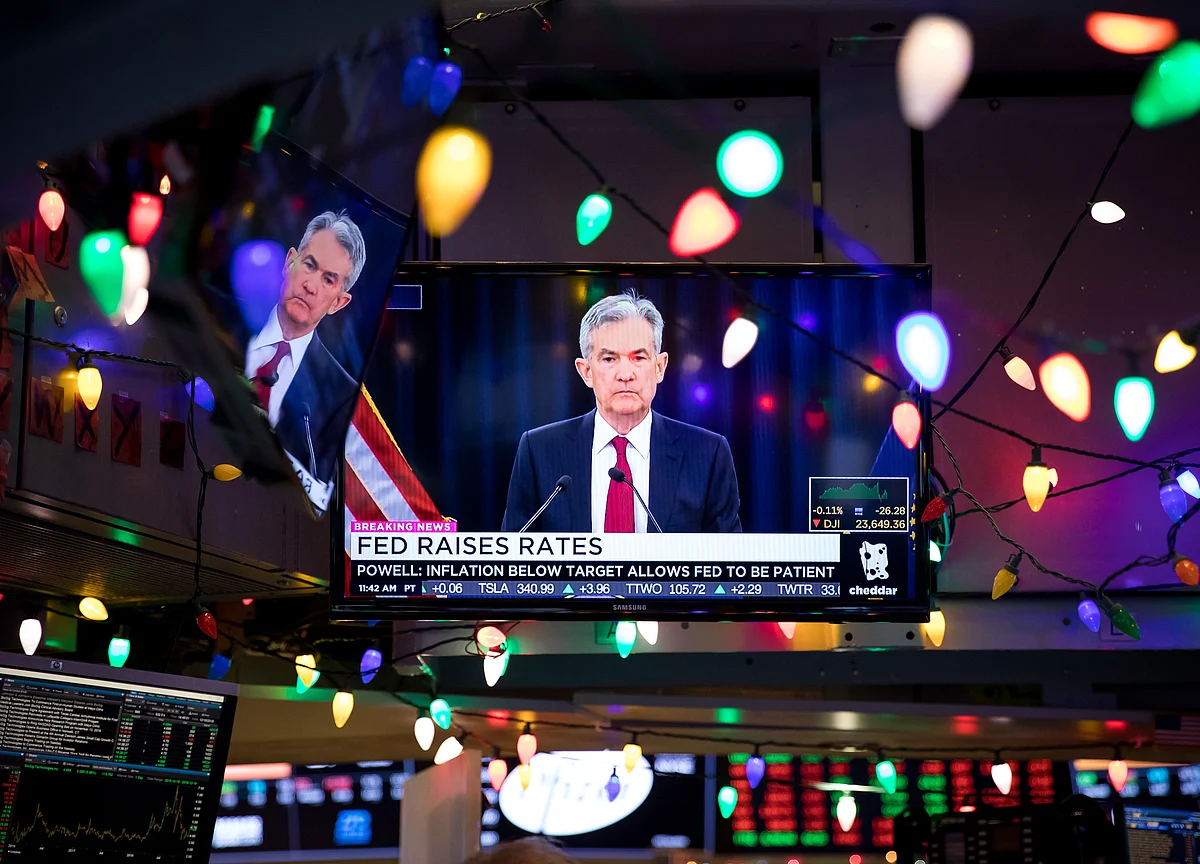 Stocks Fall, Bonds Rise After Stimulus Talks Ended: Markets Wrap