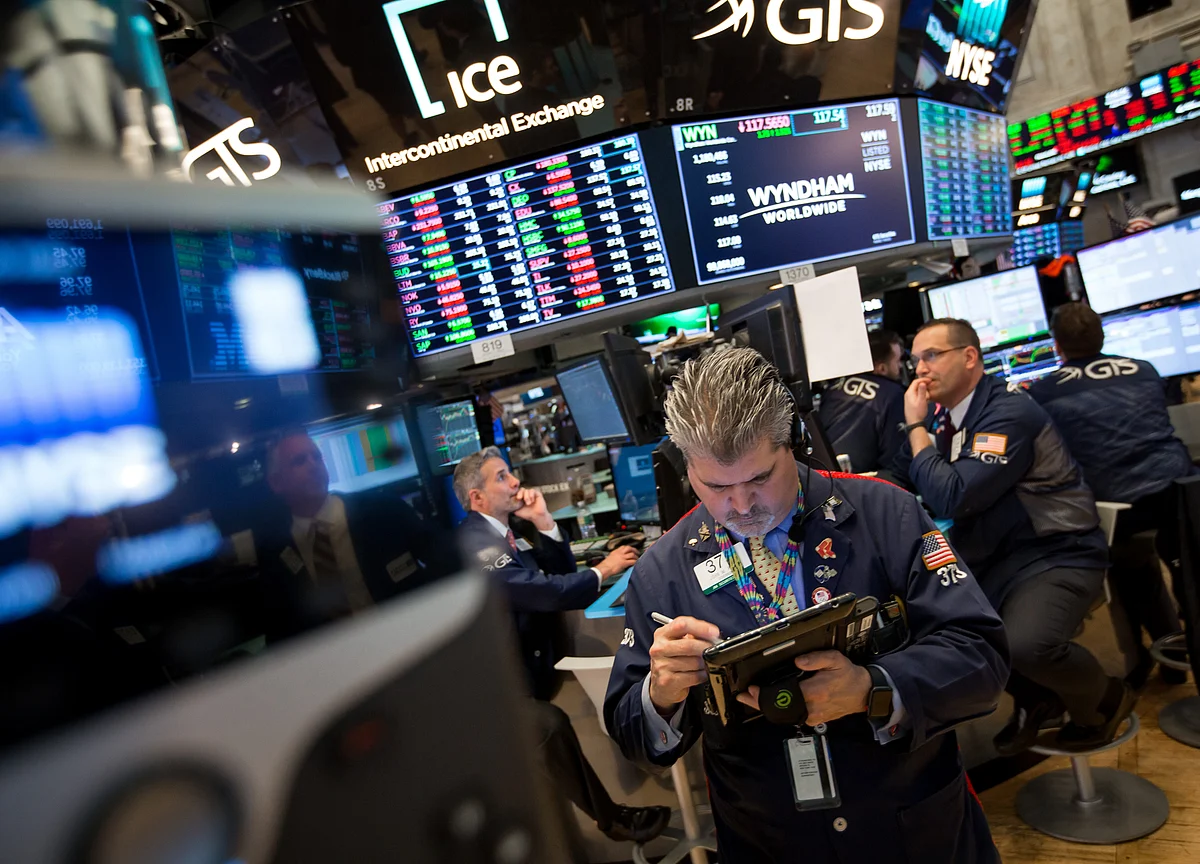 U.S. Stocks Rise, Treasuries Fall Amid Trade Talk: Markets Wrap