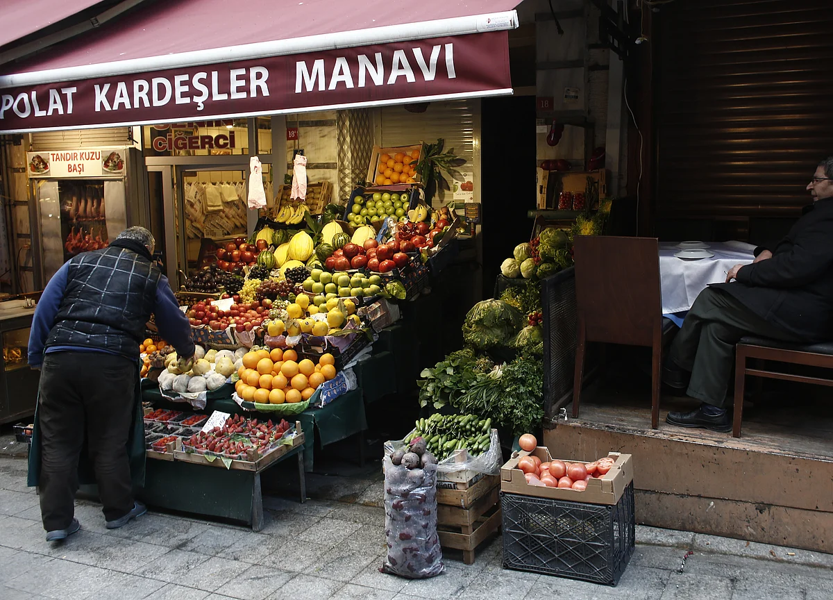 Turkish Food Inflation Slows After Cut-Price Veggie Sales