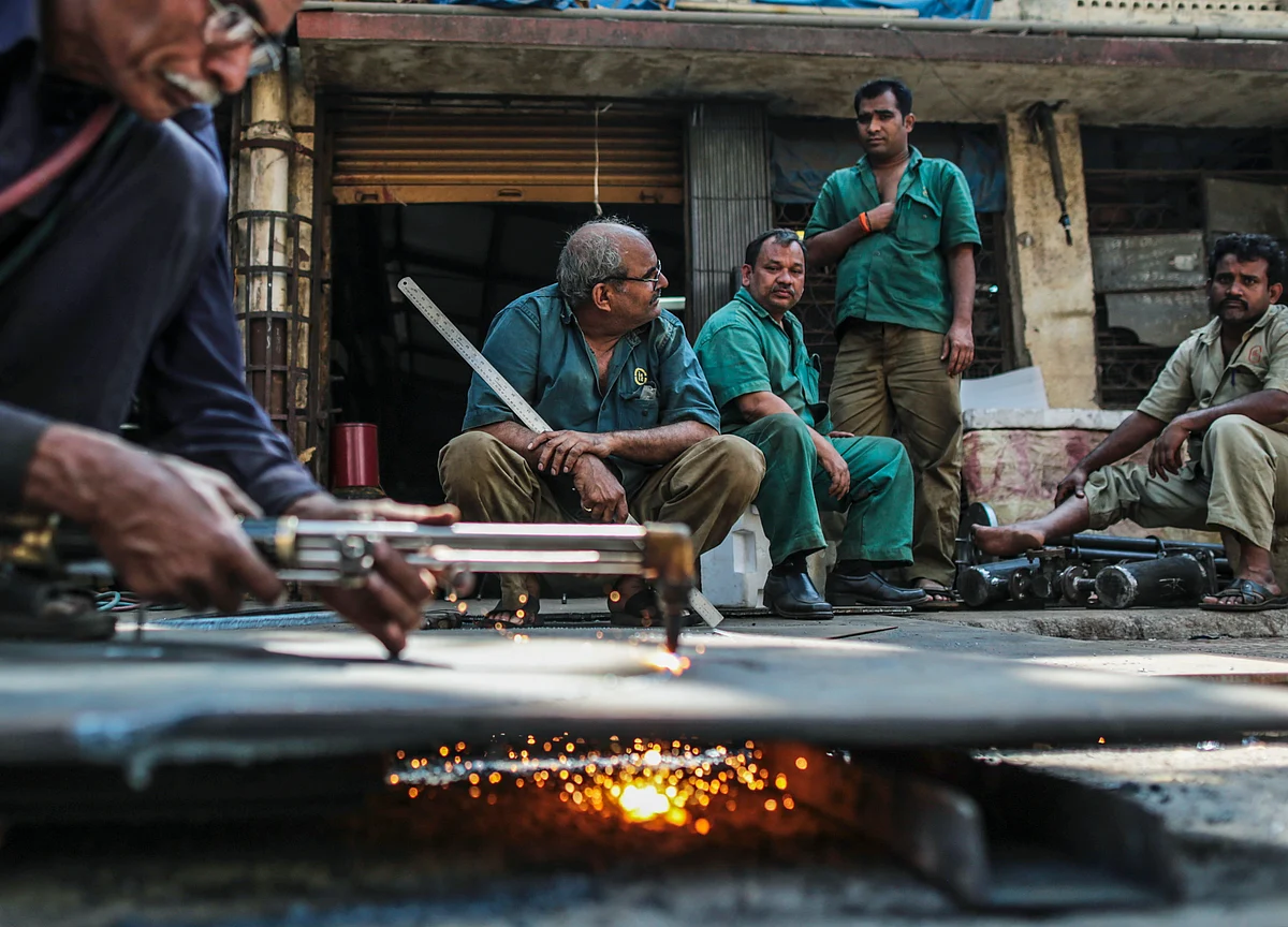 GDP Growth Moderates To 6.6% Pulling Down Economic Expansion In FY19