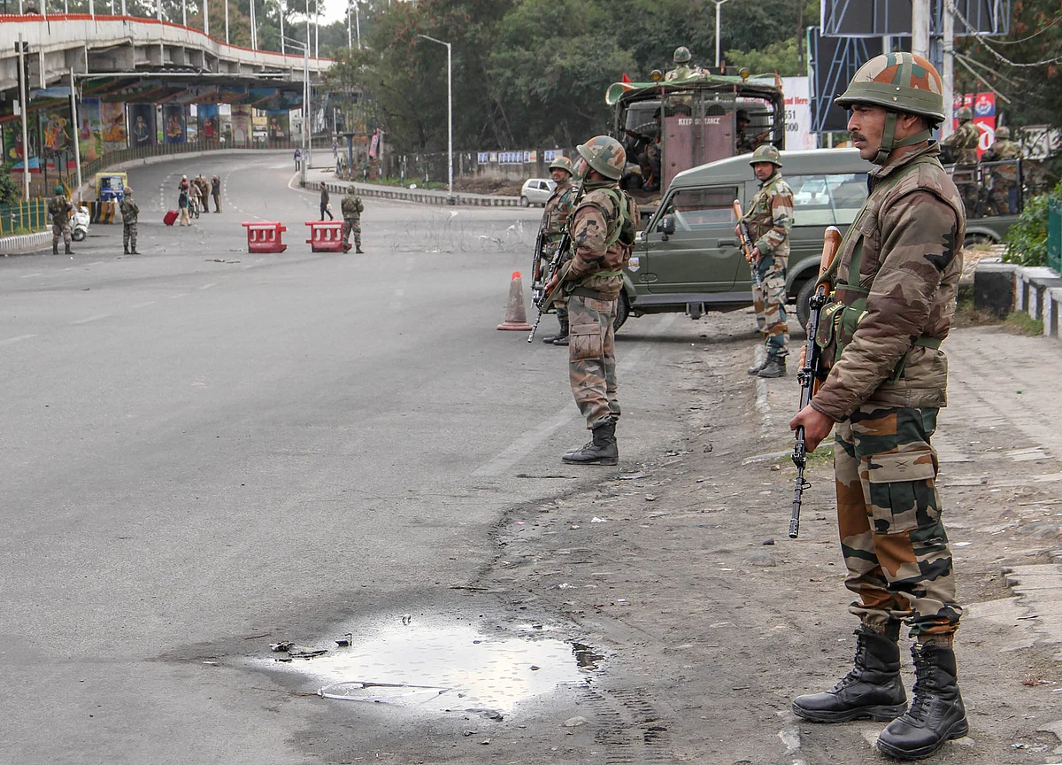 Six More Killed in Kashmir as India-Pakistan Tensions Rise