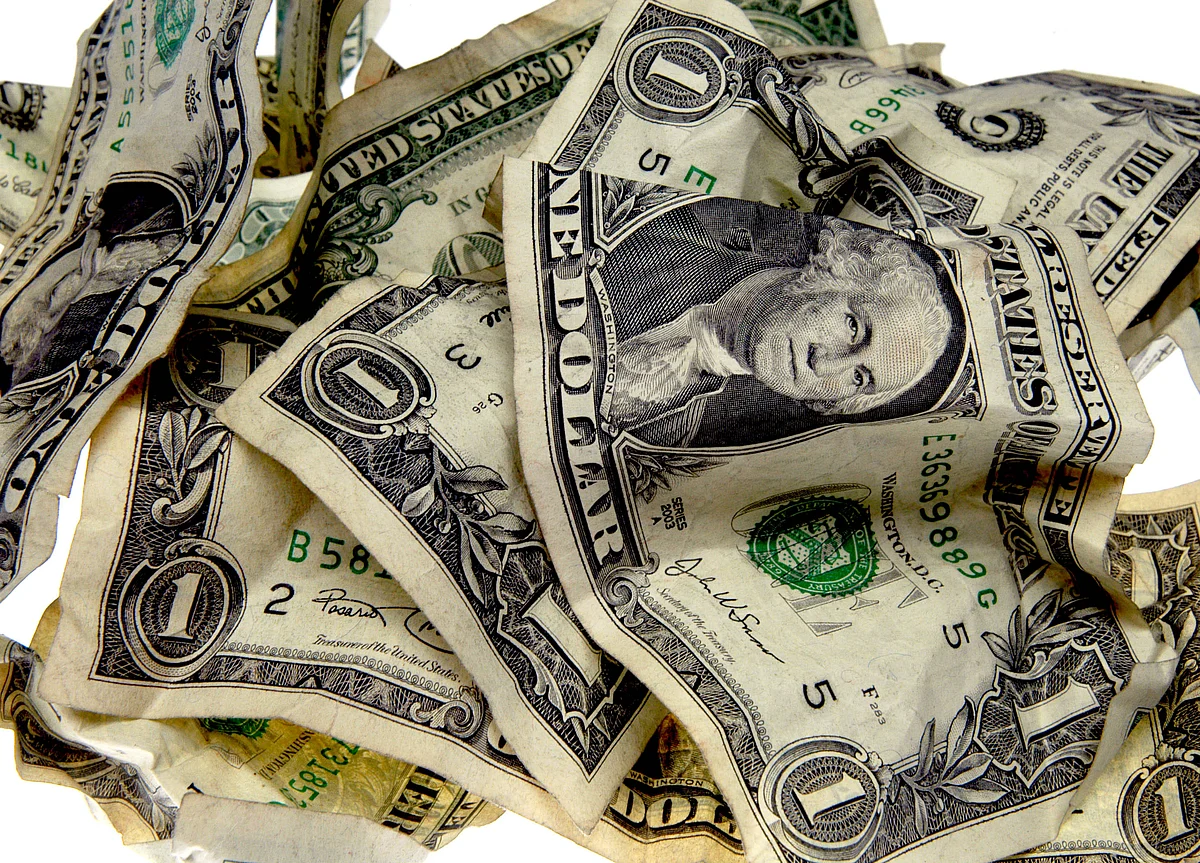 Traders Boost Bets Against Dollar to Highest in Almost a Decade