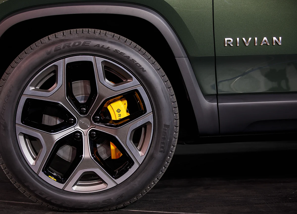 GM, Amazon Discuss Backing Electric Truck Maker Rivian