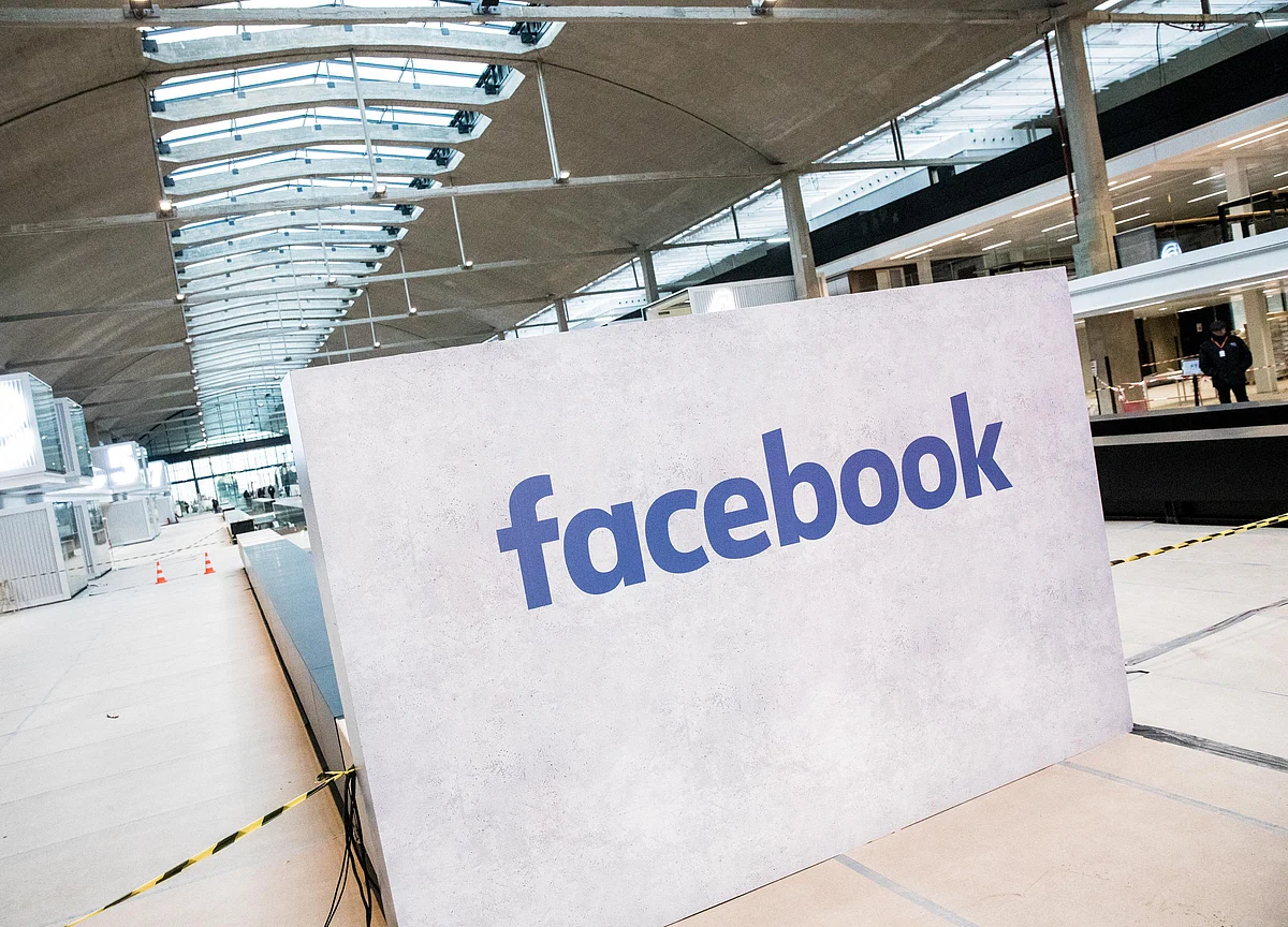 Facebook and Twitter Take Down a Wave of Political Manipulation