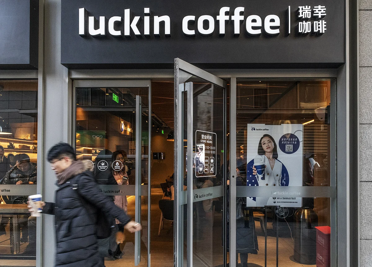 Chinese Starbucks Rival Luckin Coffee Starts Work on U.S. IPO