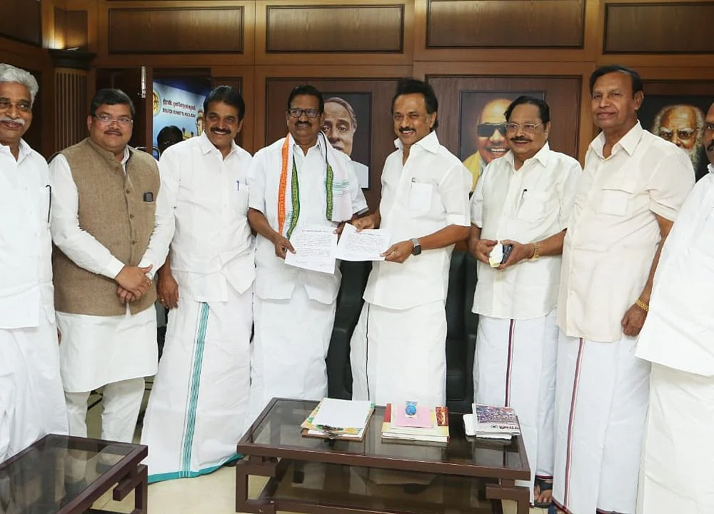 Cong Seals Alliance With DMK, to Contest 9 Seats in Tamil Nadu