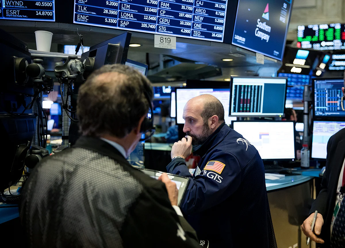 Stocks Close Lower; Pound Gains on May Promise: Markets Wrap