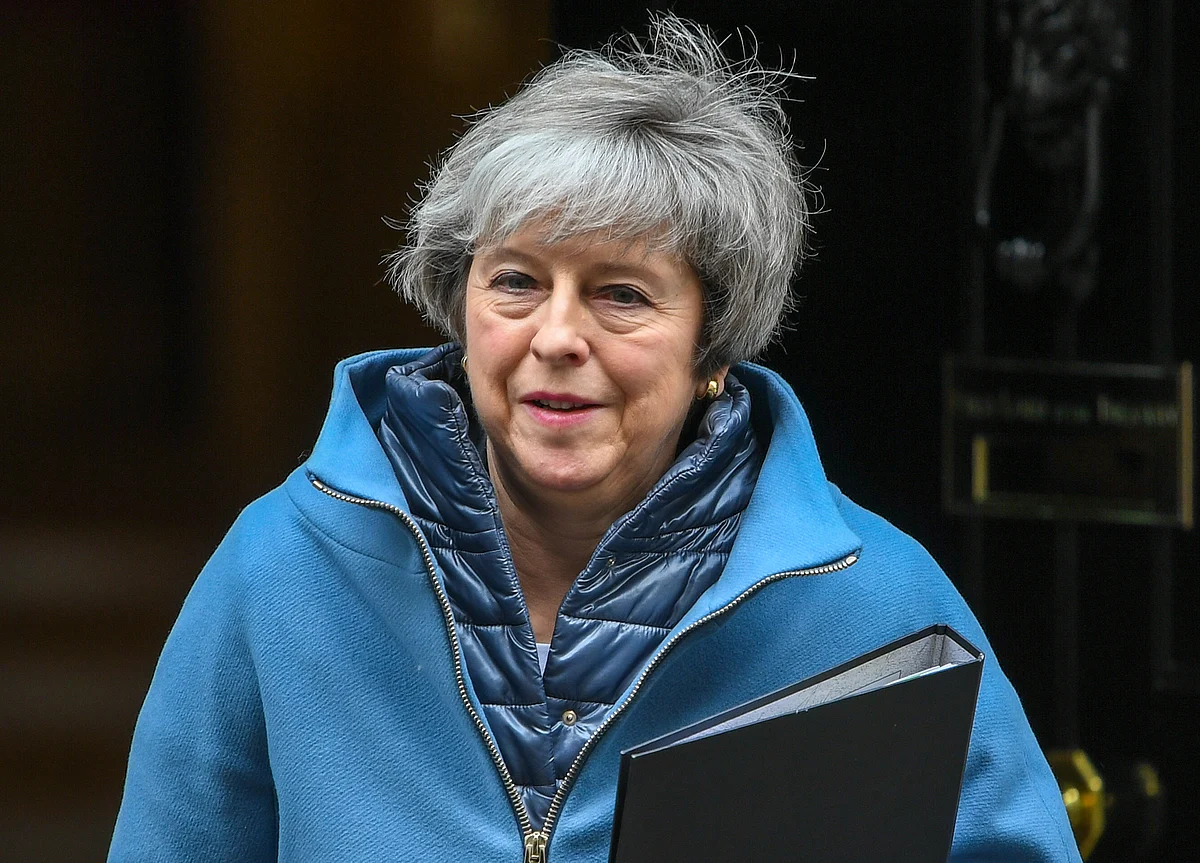 Overheard Aide Says May to Offer Deadline Delay: Brexit Update