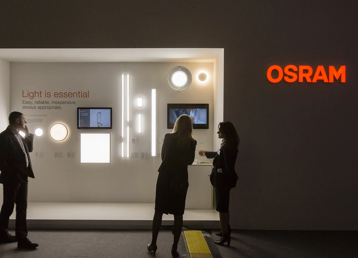 Bain, Carlyle Are Weighing a Joint Bid for Germany’s Osram