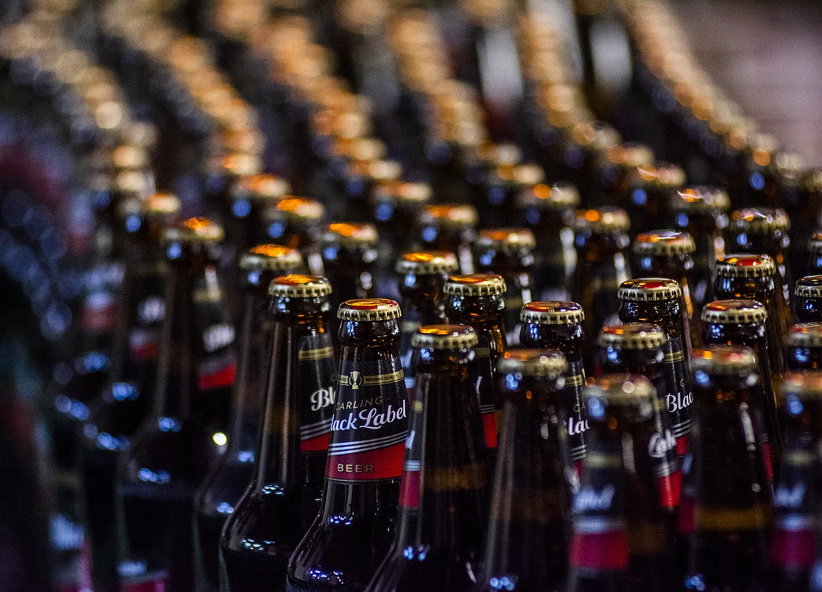 Budweiser Brewer Picks JPMorgan, Morgan Stanley for Asia IPO