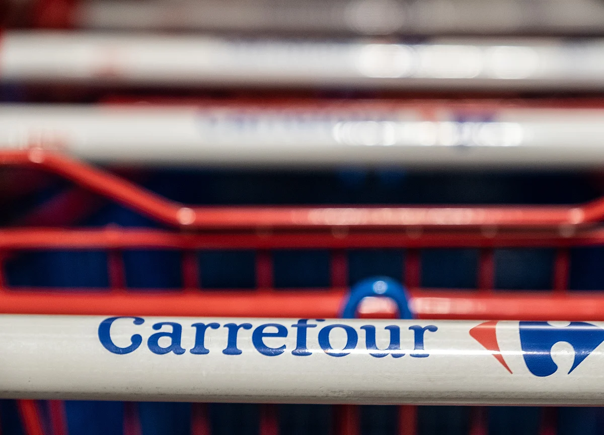 Carrefour Sells Control of China Business at a Discount
