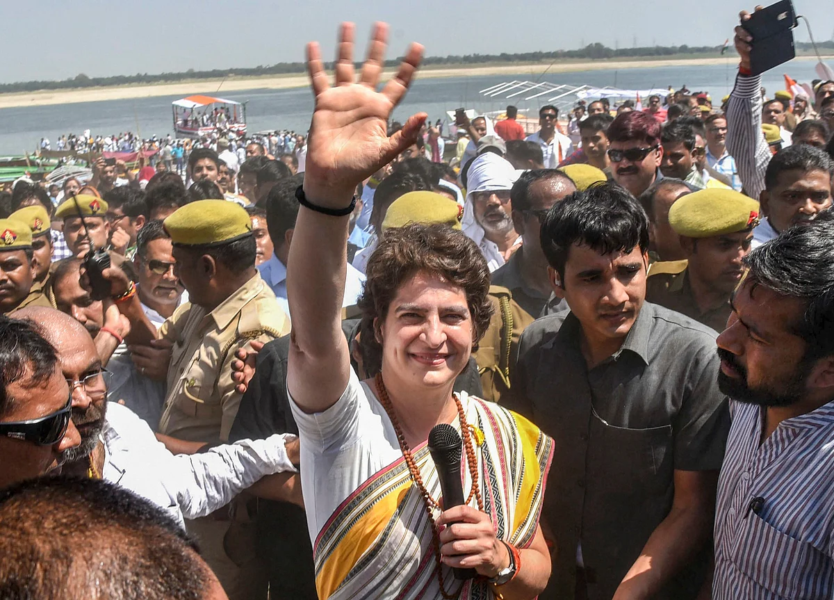 Priyanka Gandhi Concludes Her Ganga Yatra at Vishwanath Temple