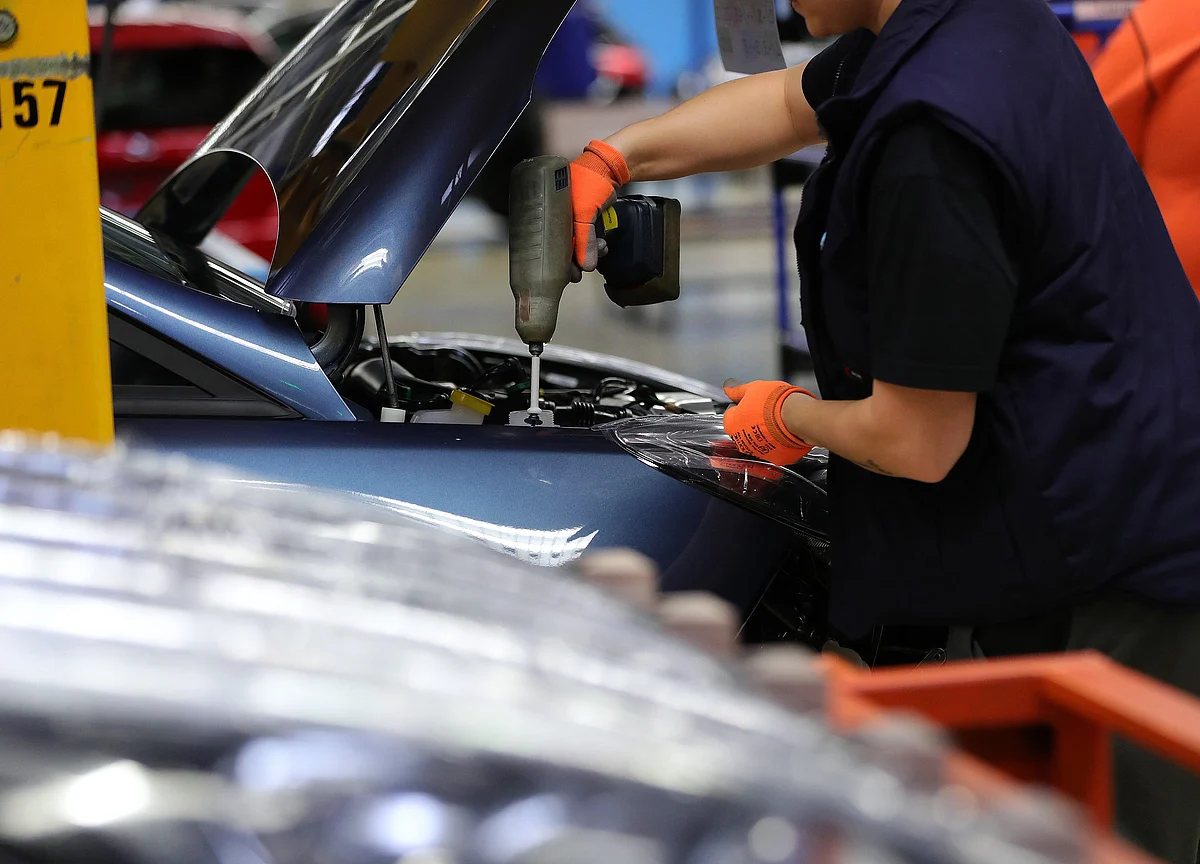 U.S. Factory Gauge Falls to Two-Year Low