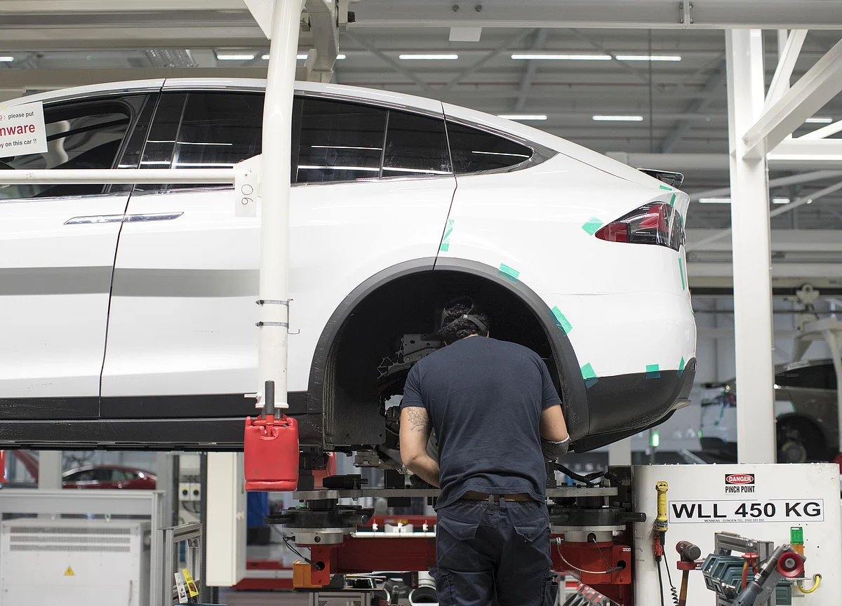 Tesla Staff’s Lost Workdays Triple on Factory Injuries, Illness