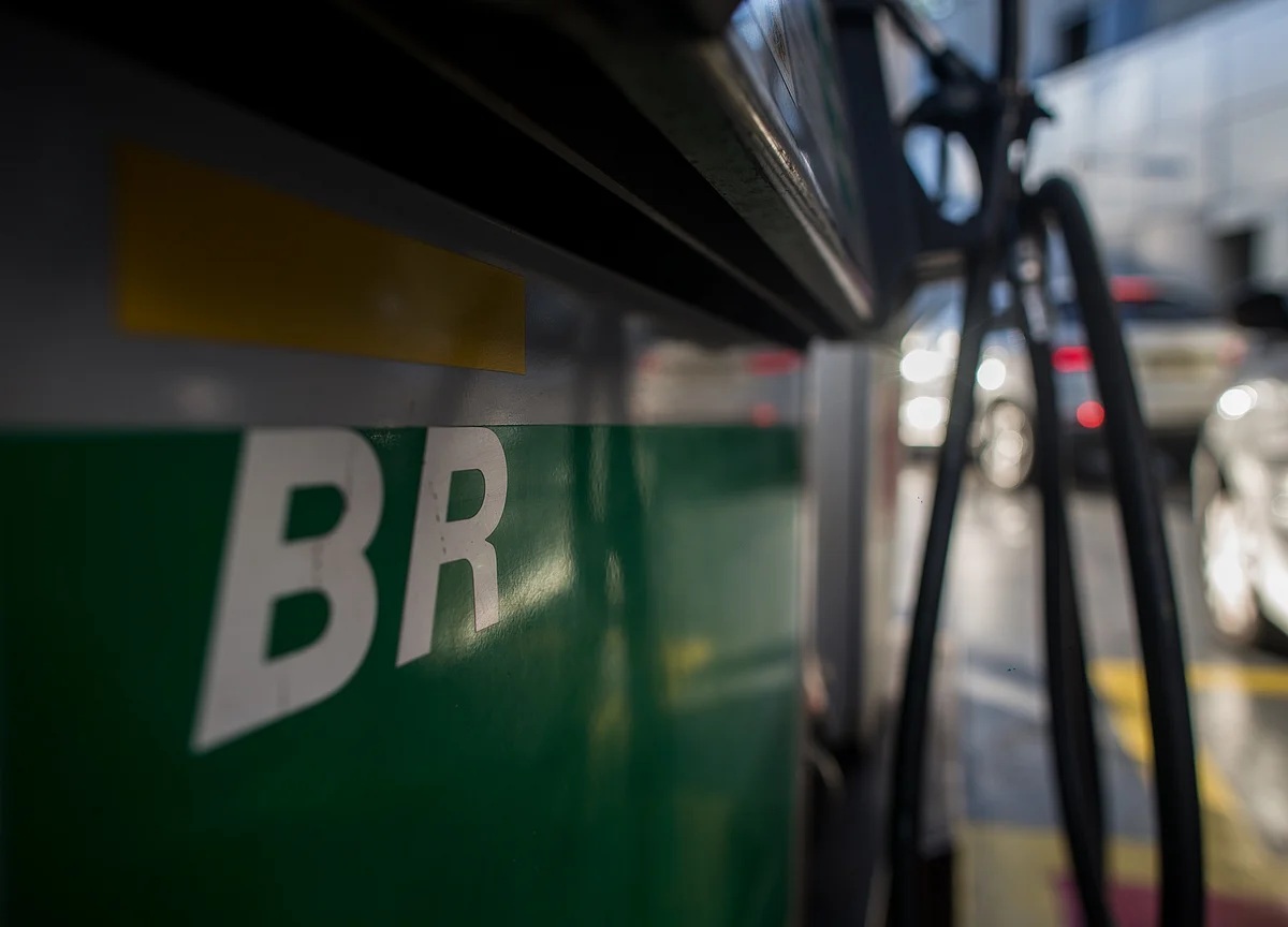 Ex-Petrobras Trader ‘Batman’ to Plead Guilty After Oil Scheme