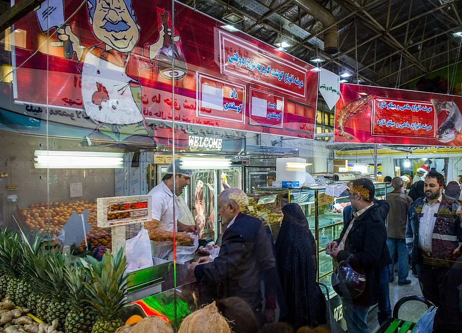 Iranians Line Up at Dawn for a Sanctions Meal They Can Afford