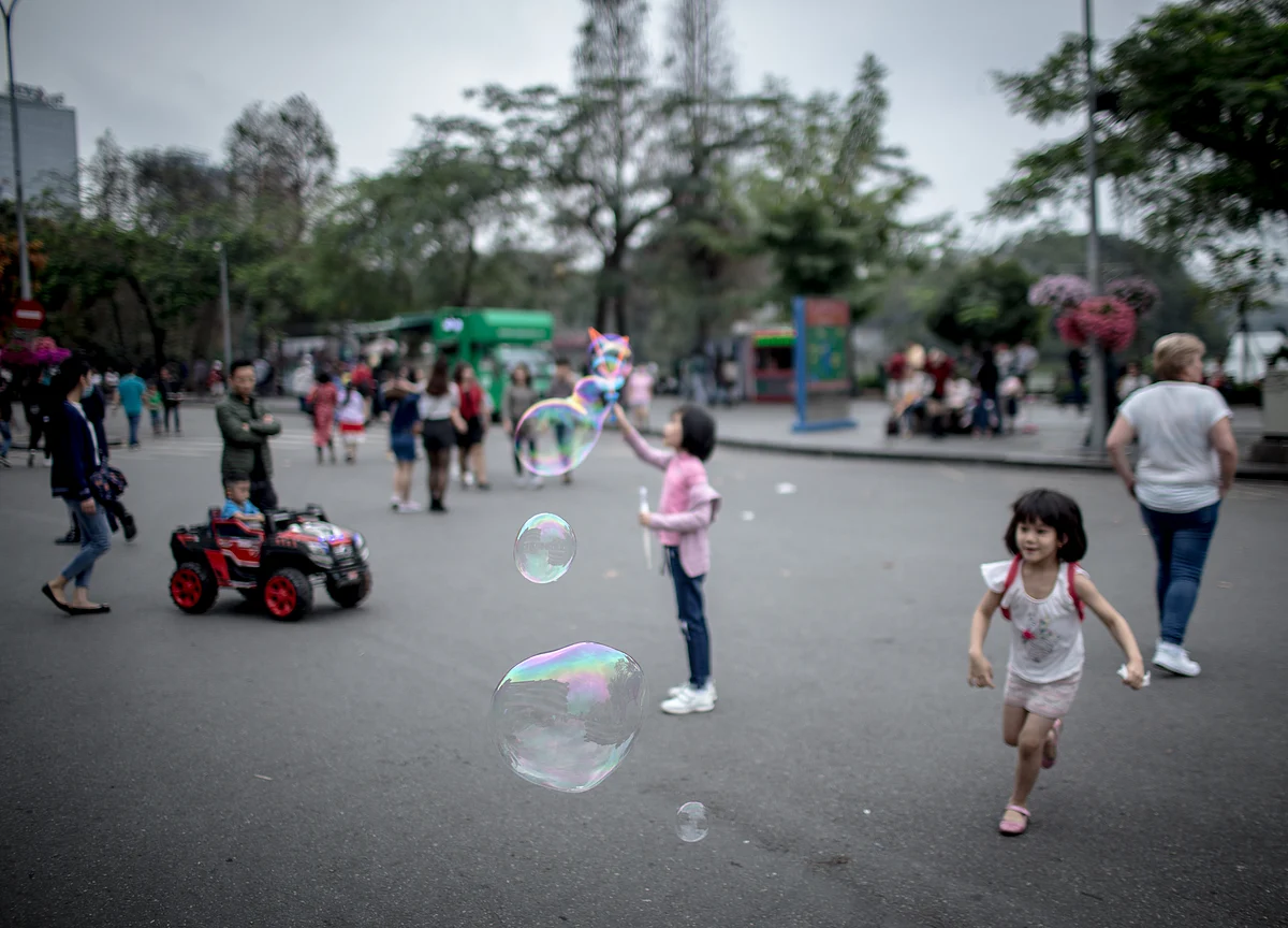 A Hong Kong Stock Slumps After an Activist Calls It a Bubble