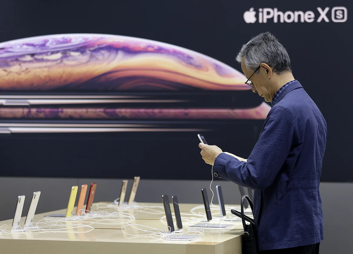 Apple Is a Year Away From a 5G iPhone and Could Struggle to Find Parts For It