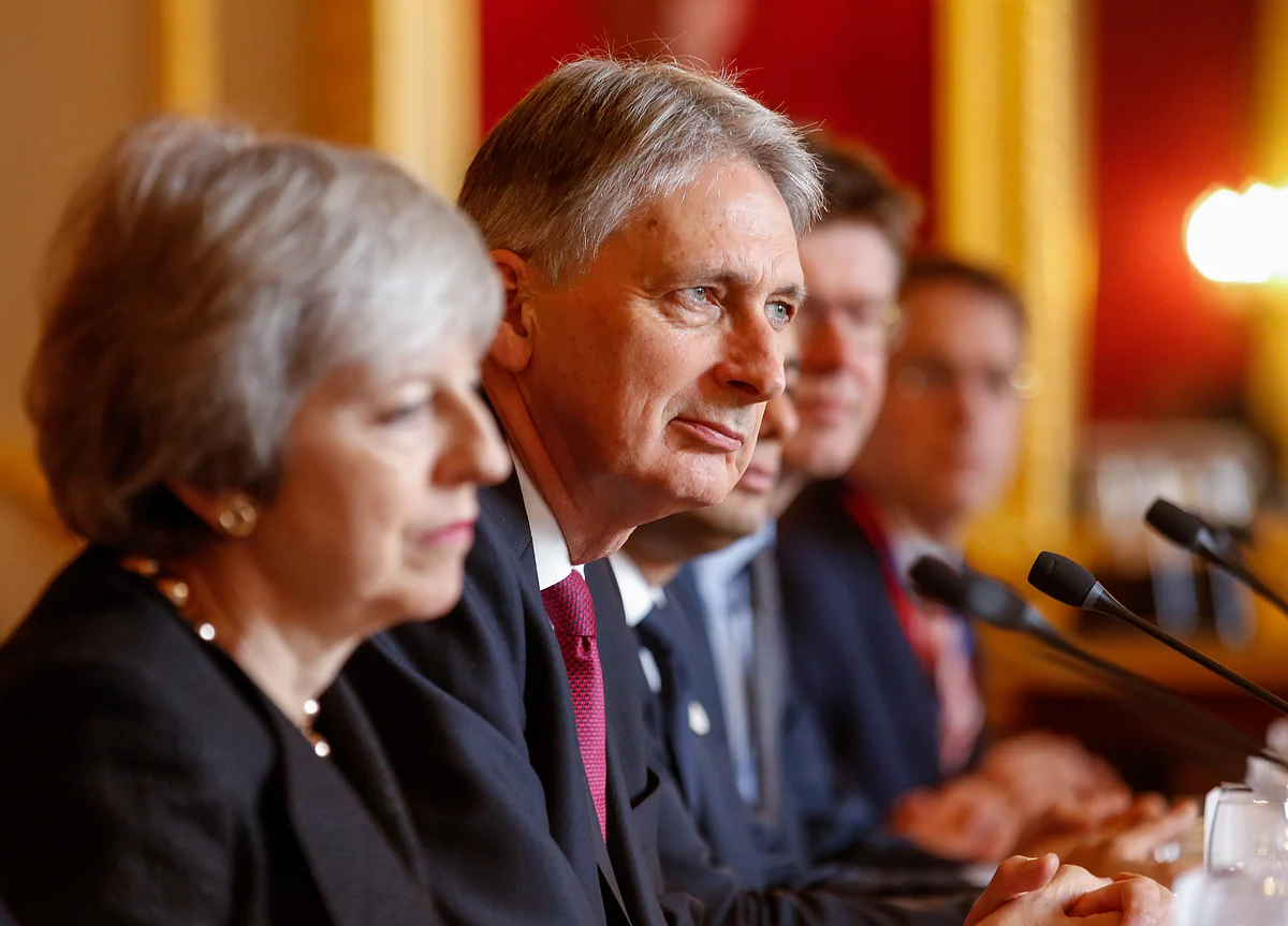 Hammond Says Removing Prime Minister Won't Help: Brexit Update