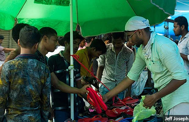 Najeeb K, a local vendor of flip-flops at Gandhi Bazar in Pervumbavoor, says Saturday sales have dropped 46 percent to Rs 8,000 since demonetisation in 2016. “Until a few years back, Satuday markets were overcrowded,” he said. “Things have changed now.”