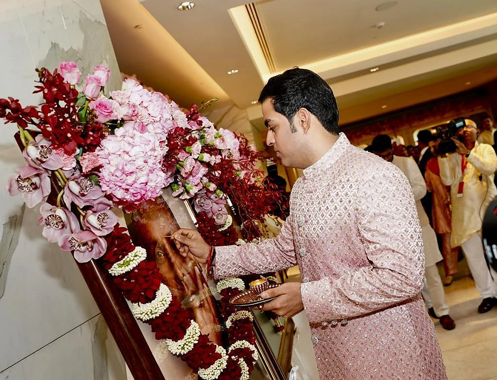 Ambani Wedding: Shahrukh Khan, Priyanka Chopra, Alia Bhatt ...