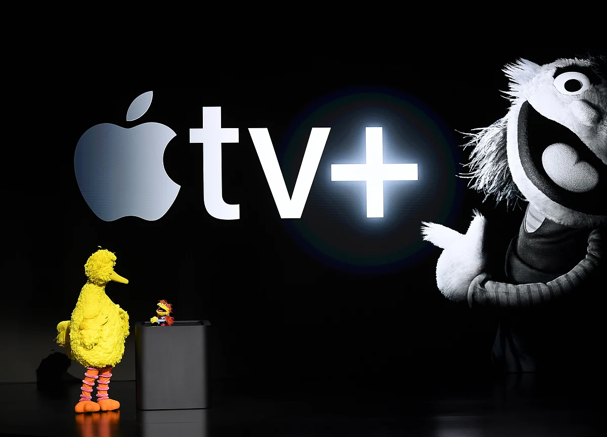 Apple's Shift From Gadgets to Services Tests Investor Patience
