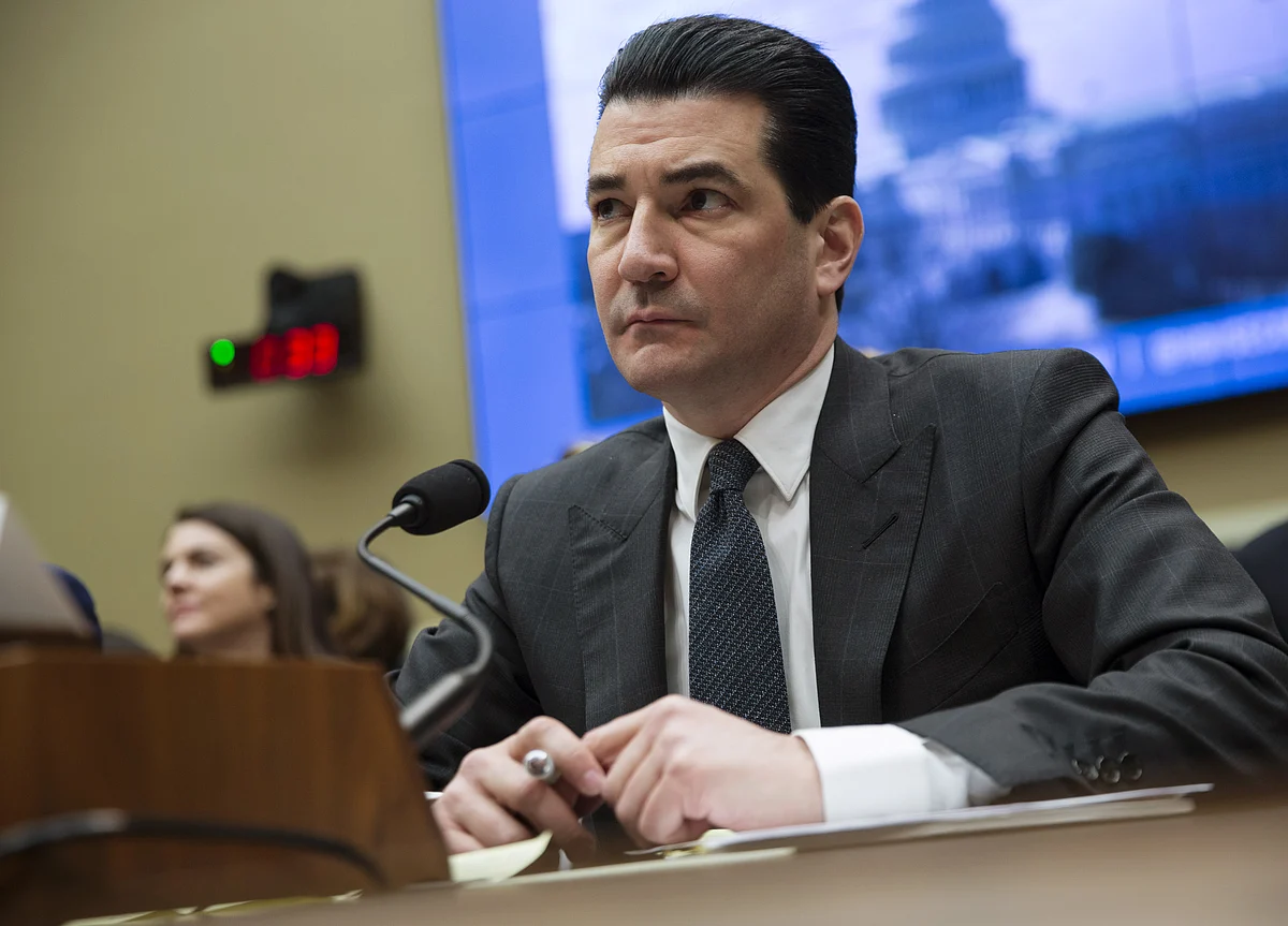 FDA Chief Resigns After Clearing Slew of Drugs, Wrestling E-Cigs
