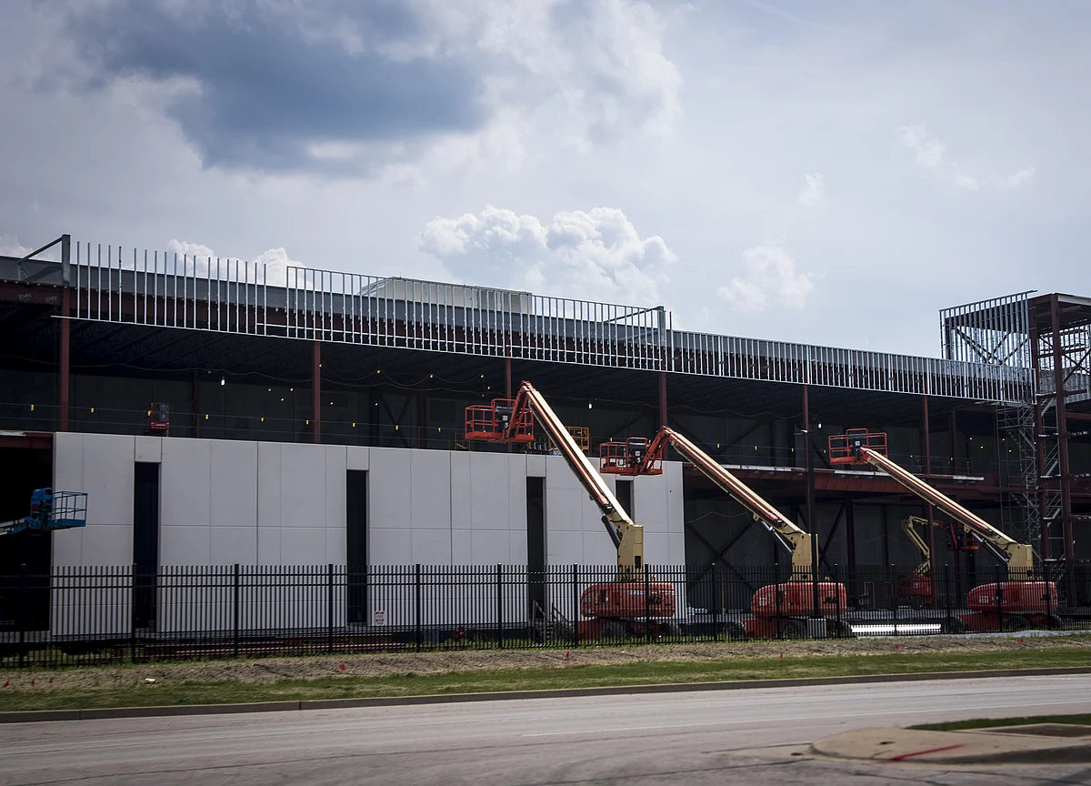 The Gazillion-Dollar Standoff Over Two High-Frequency Trading Towers