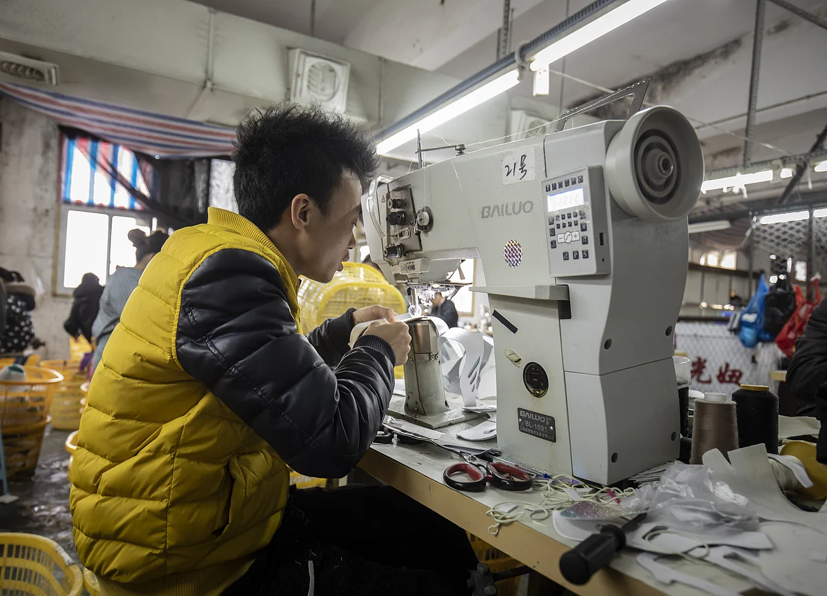 China Plans $90 Billion Cut in VAT for Manufacturers