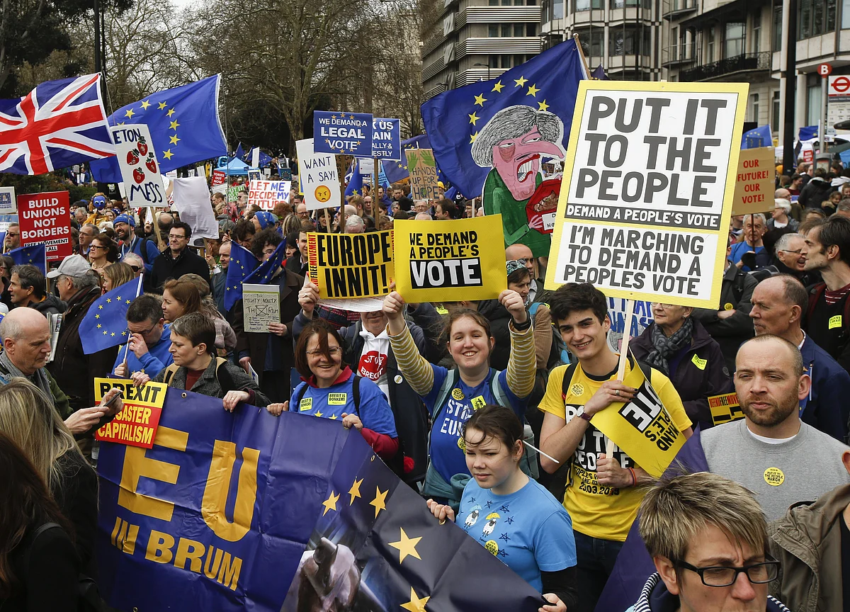 May Faces Endgame as U.K. Leader Is Losing Control of Brexit