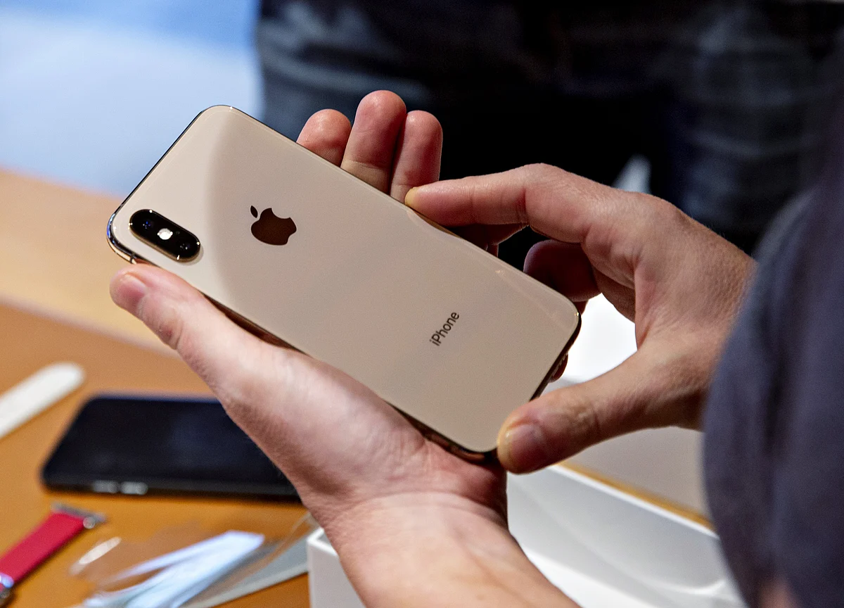 iPhone Trends Going ‘From Bad to Worse,’ Longbow Research Says