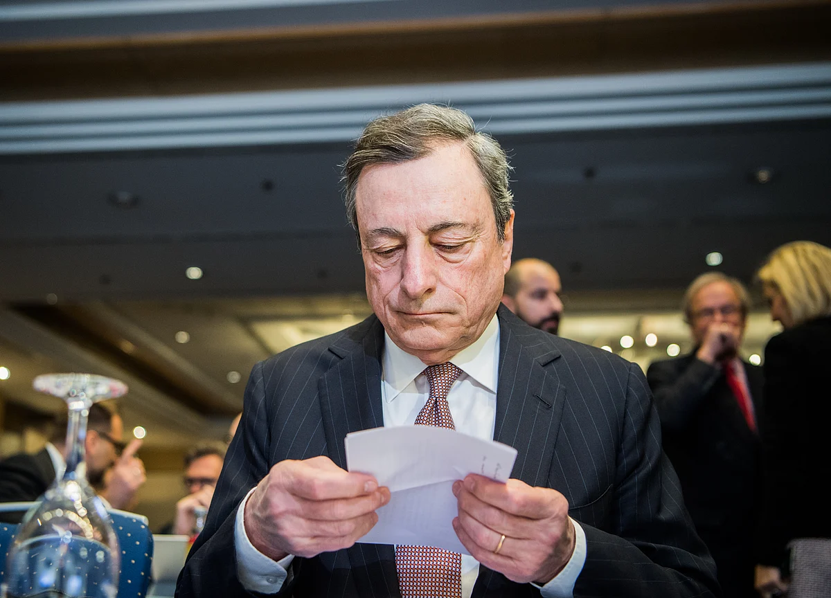 Draghi Says ECB May Need to Soften the Impact of Negative Rates