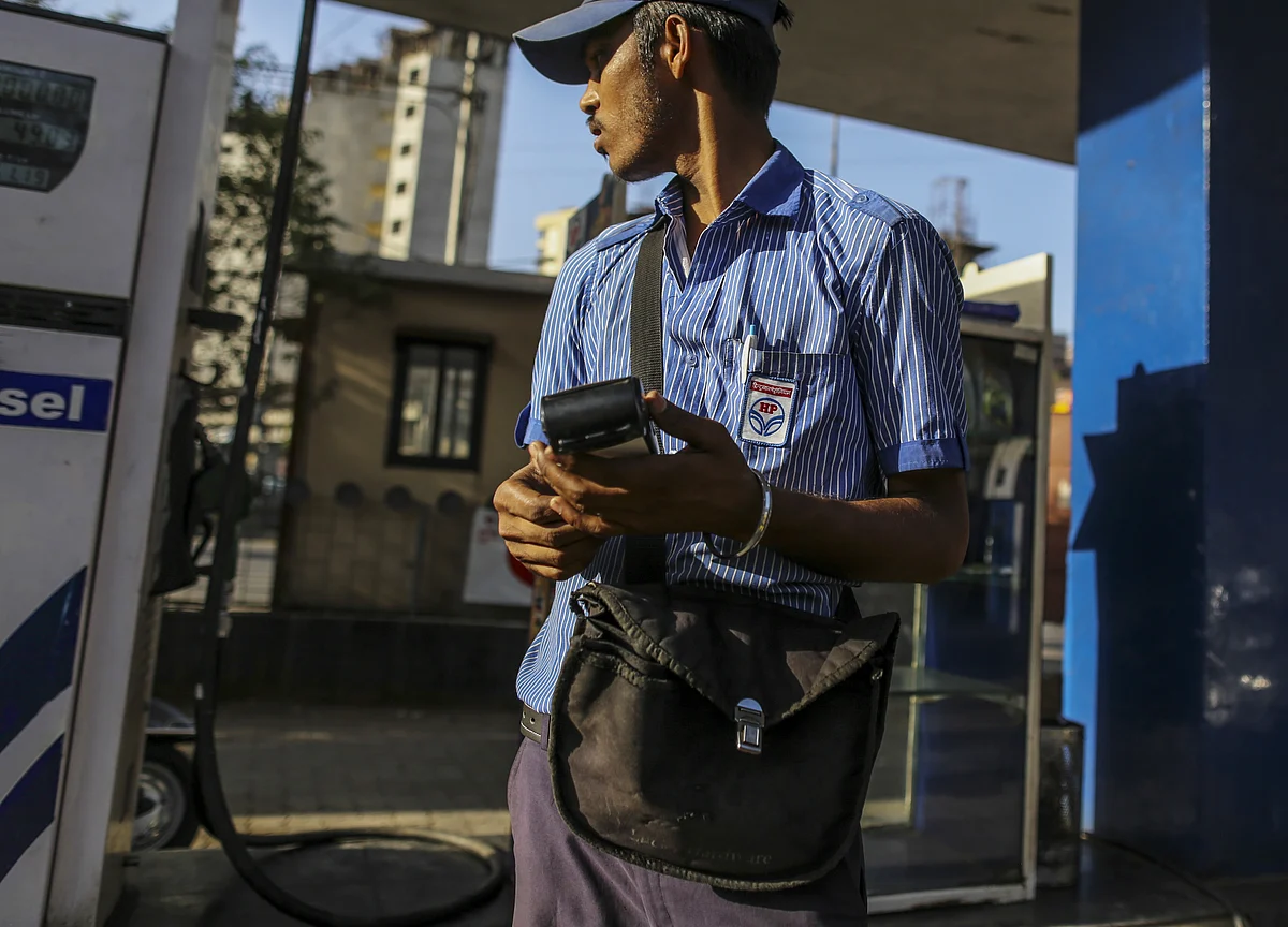 India's Oil Consumption Rises for Third Month Before Elections
