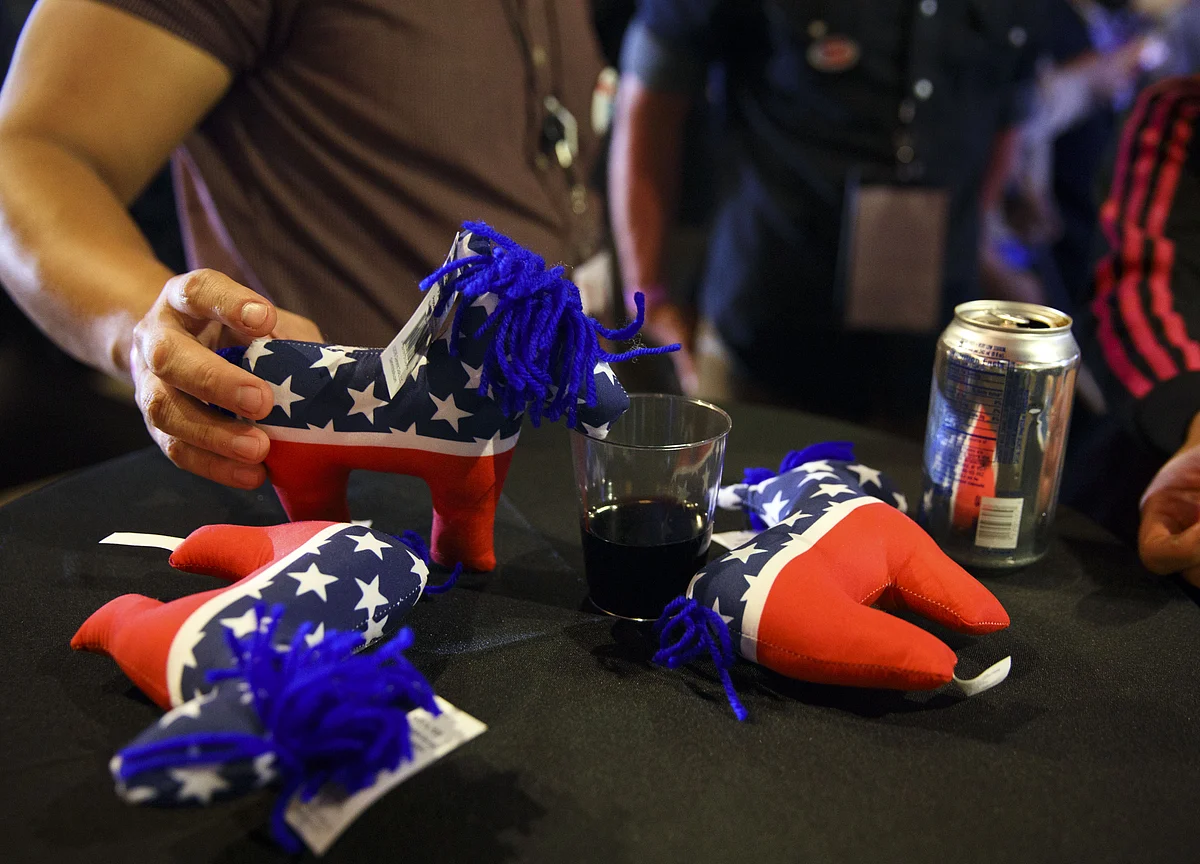 What Democrats and Republicans Drink on Mardi Gras