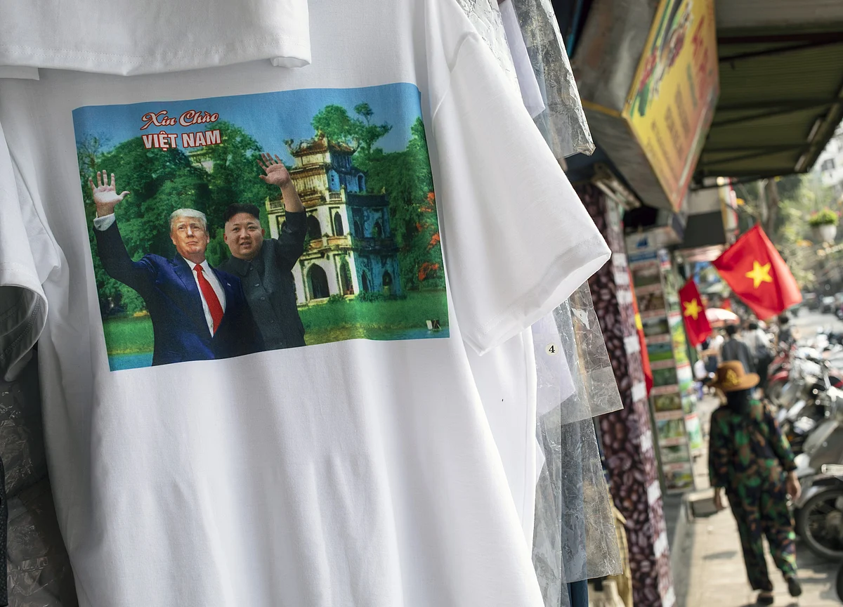 U.S. Risks Emboldening Kim With Muted Response to Missile Test