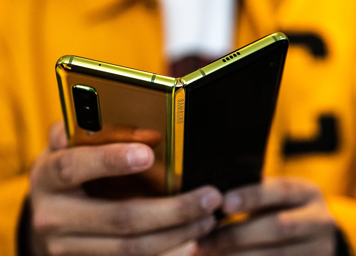 Samsung to Delay Launch of Galaxy Fold Phone, WSJ Reports
