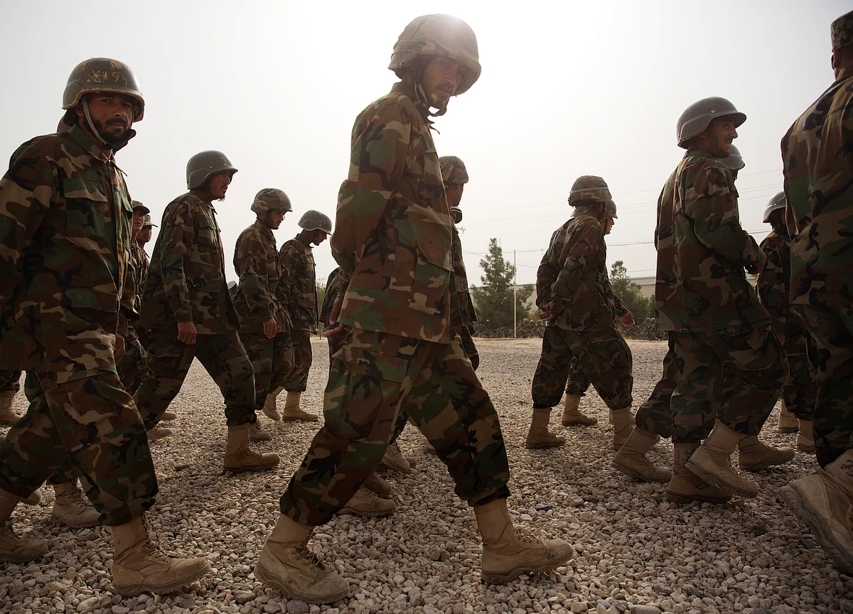 Hundreds of Taliban Fighters Storm Afghan Border District