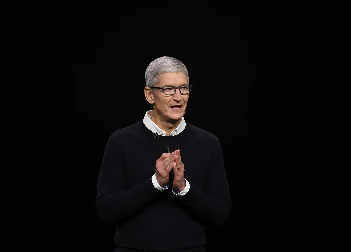 Apple’s M&A Chief Now Reports to Tim Cook as Calls Grow for a Big Deal