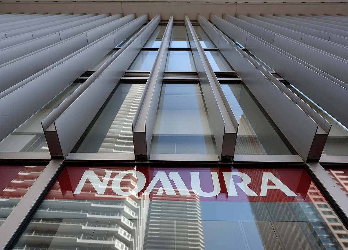 Nomura Sinks Faster Than Deutsche Bank as Shareholders Flee